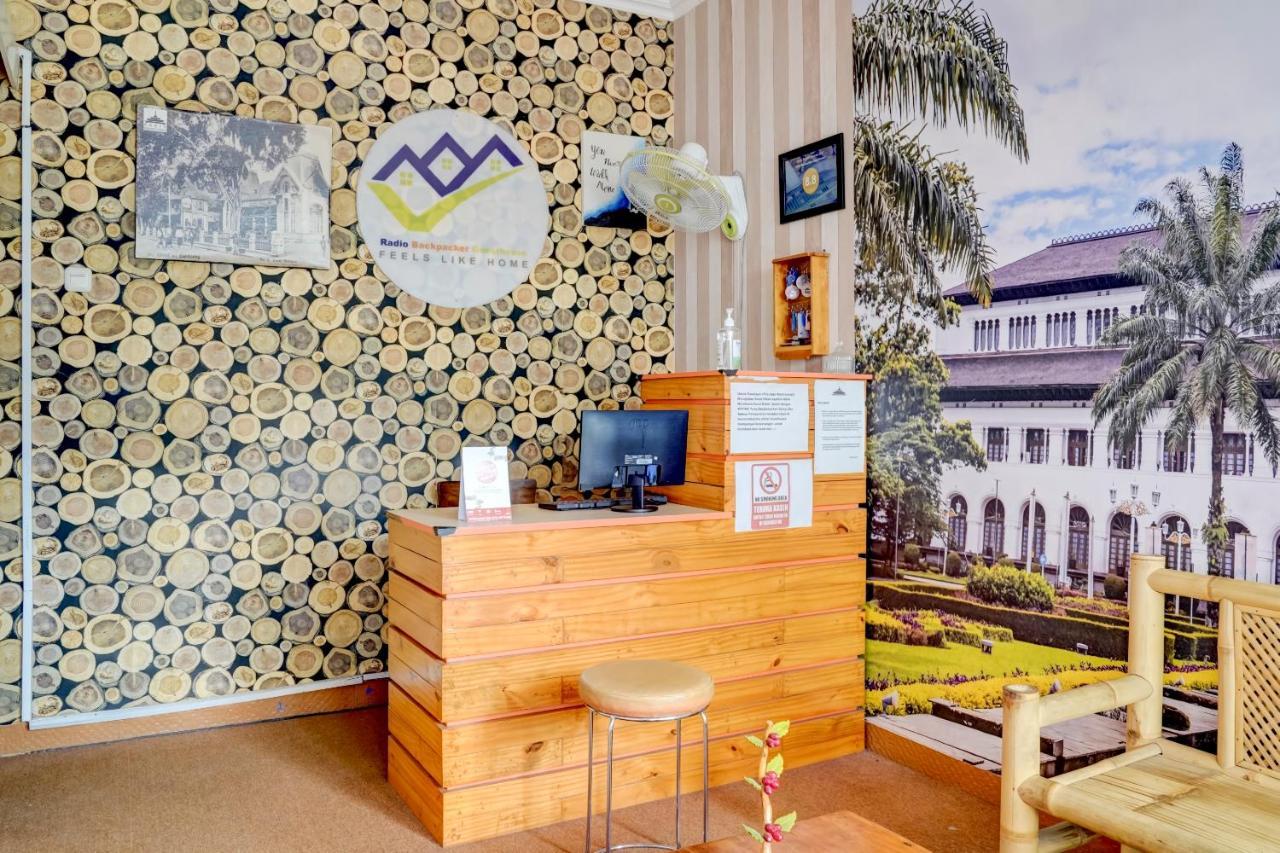 Radio Backpacker Guesthouse Syariah Bandung Dış mekan fotoğraf