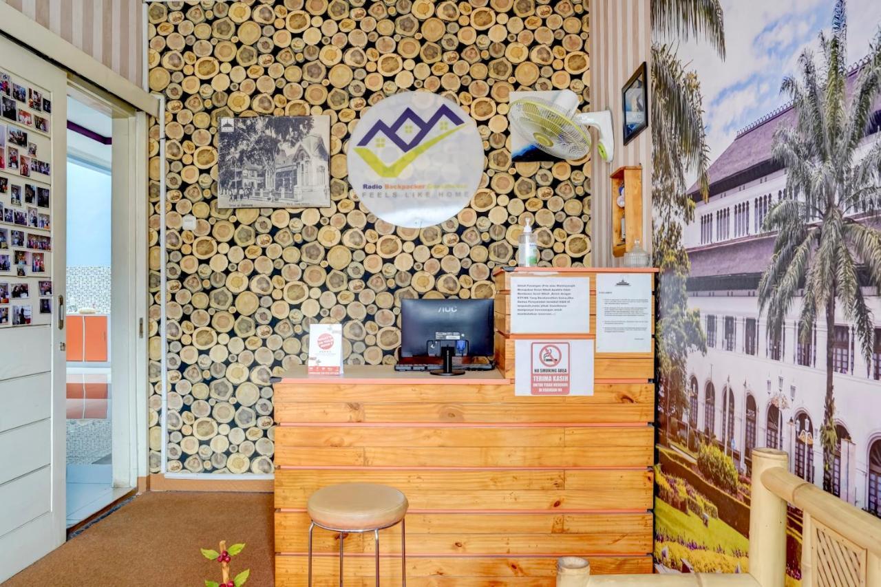 Radio Backpacker Guesthouse Syariah Bandung Dış mekan fotoğraf