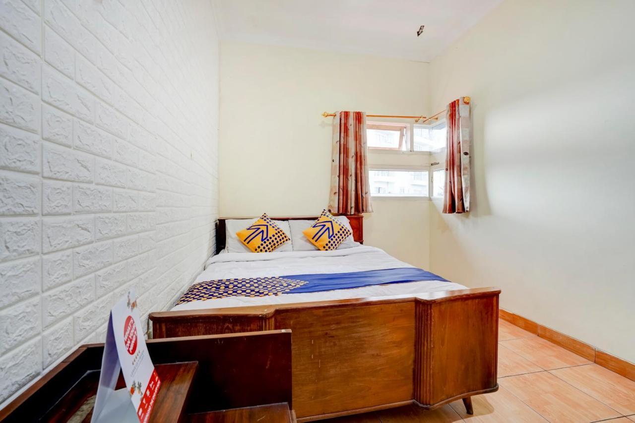 Radio Backpacker Guesthouse Syariah Bandung Dış mekan fotoğraf