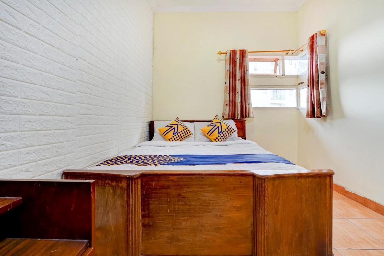 Radio Backpacker Guesthouse Syariah Bandung Dış mekan fotoğraf