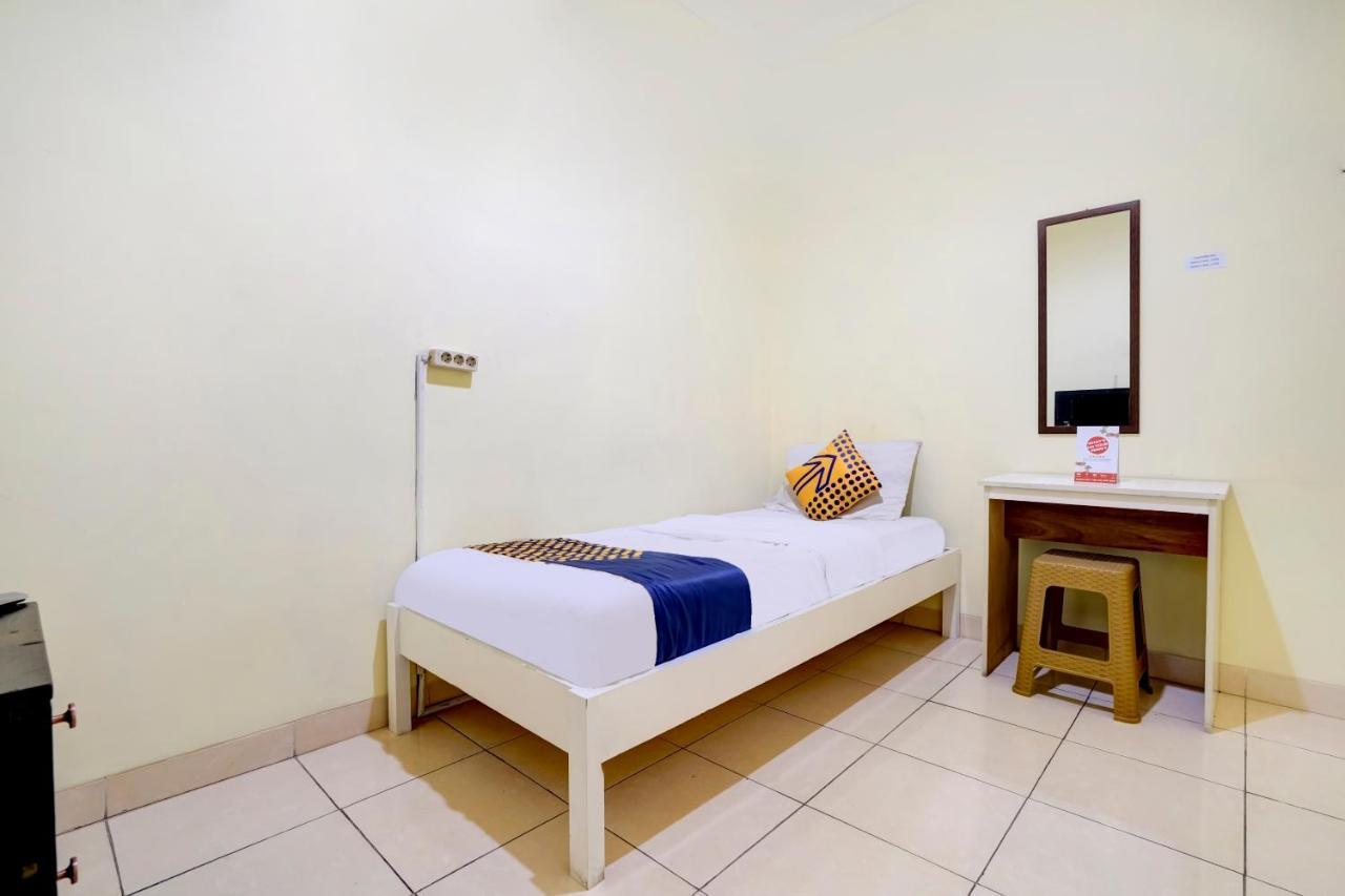 Radio Backpacker Guesthouse Syariah Bandung Dış mekan fotoğraf