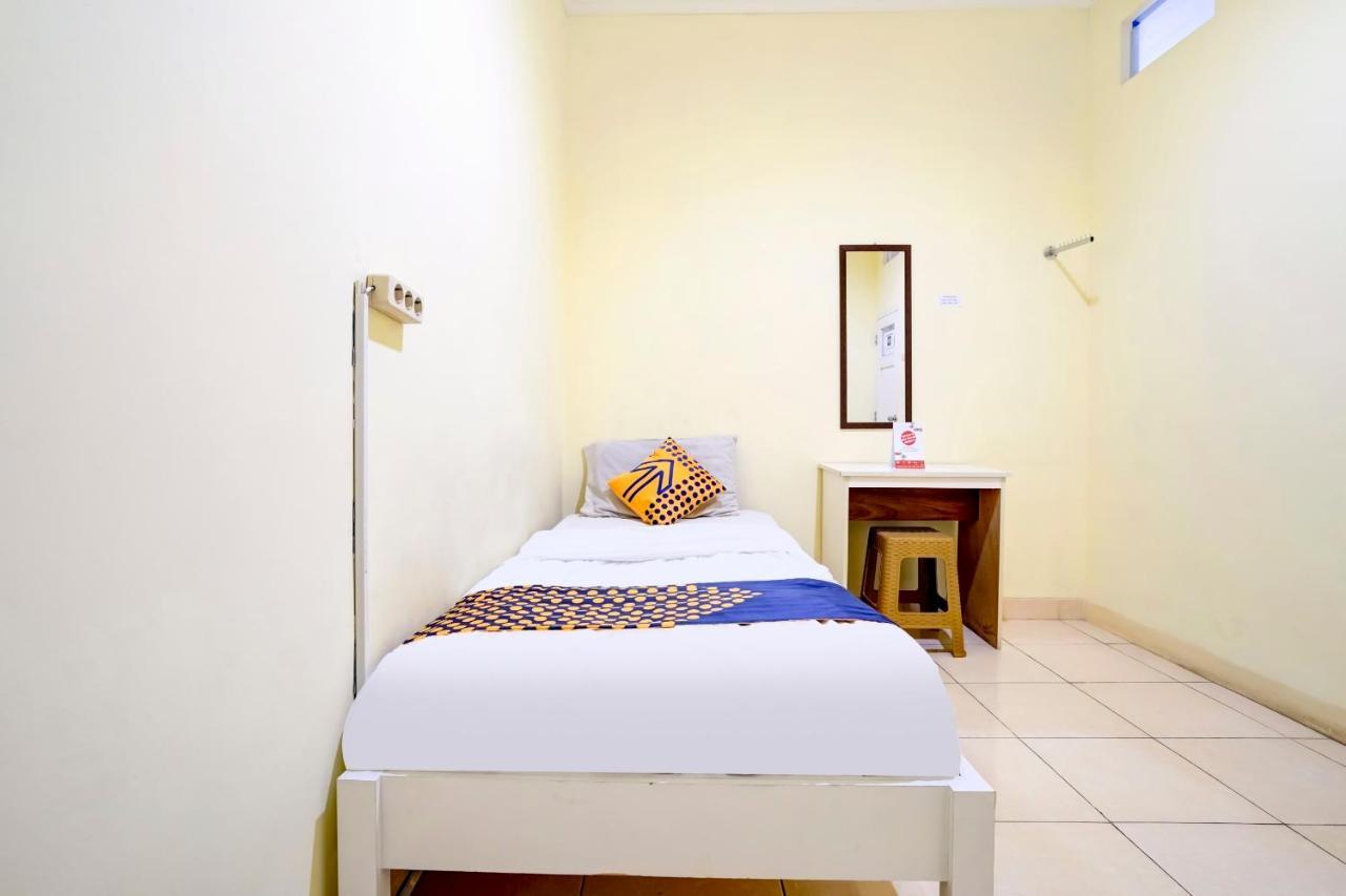 Radio Backpacker Guesthouse Syariah Bandung Dış mekan fotoğraf
