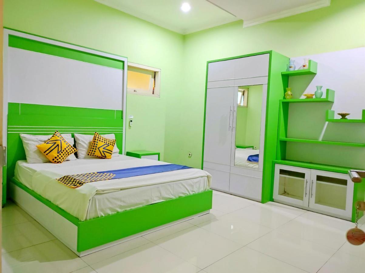 Radio Backpacker Guesthouse Syariah Bandung Dış mekan fotoğraf
