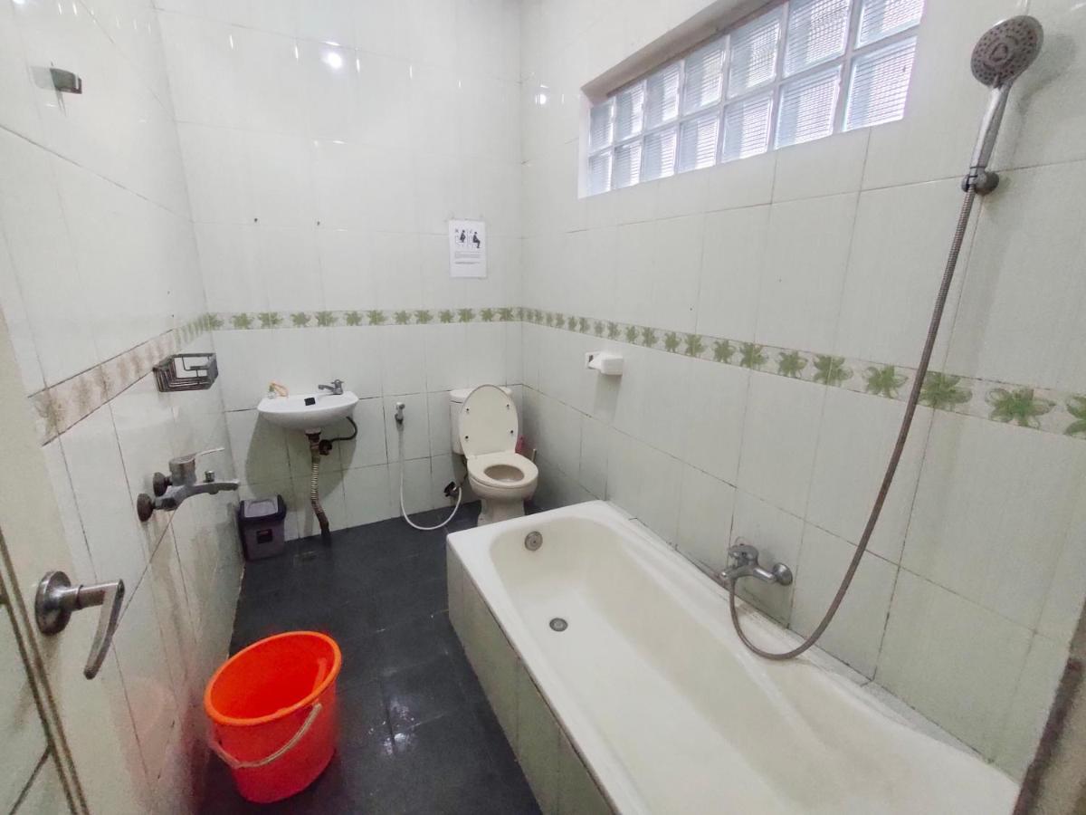Radio Backpacker Guesthouse Syariah Bandung Dış mekan fotoğraf