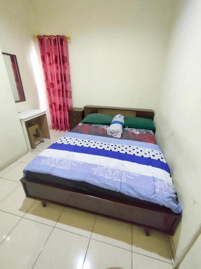 Radio Backpacker Guesthouse Syariah Bandung Dış mekan fotoğraf